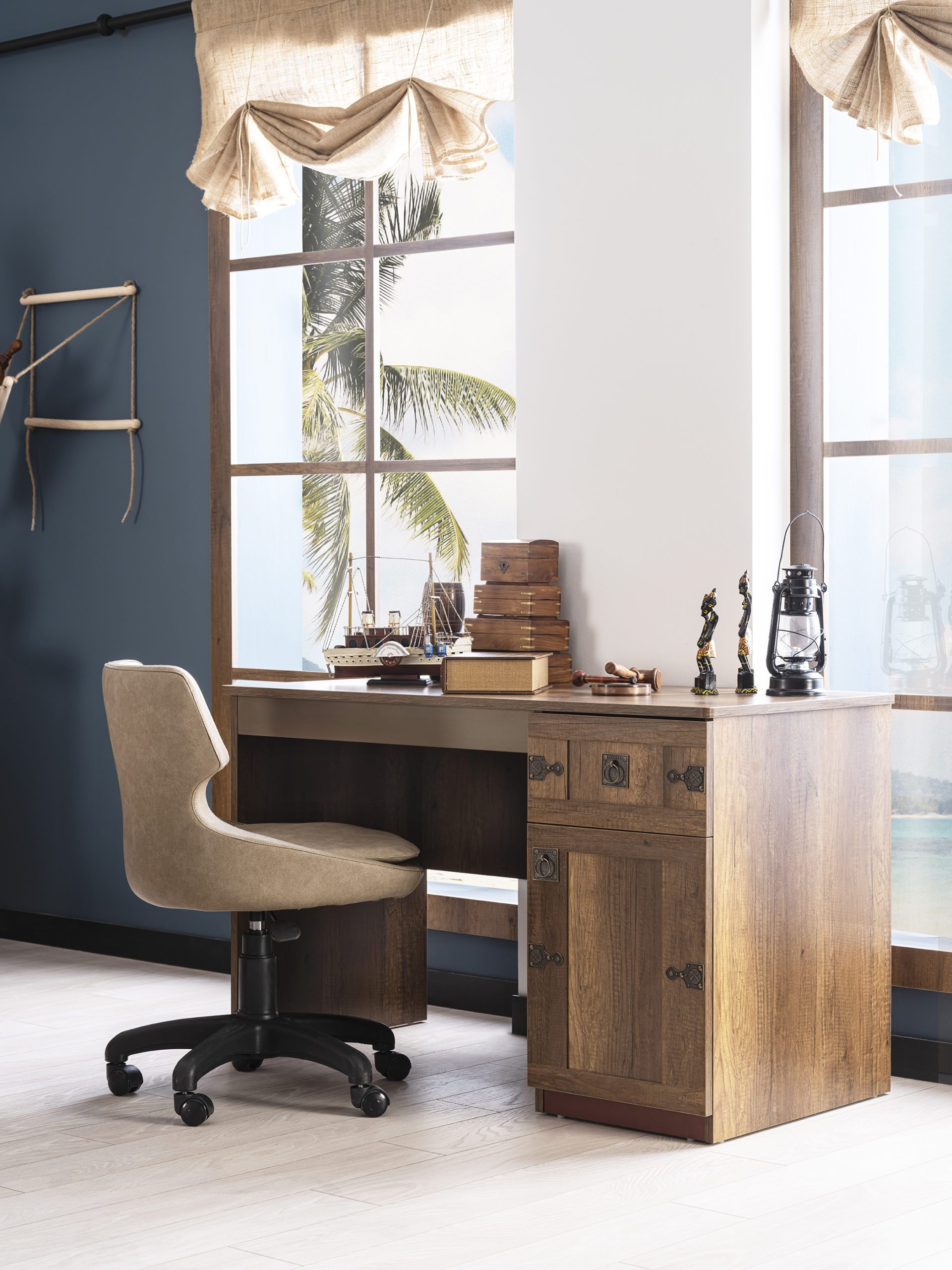 korsan30439 Pirate study table and chair