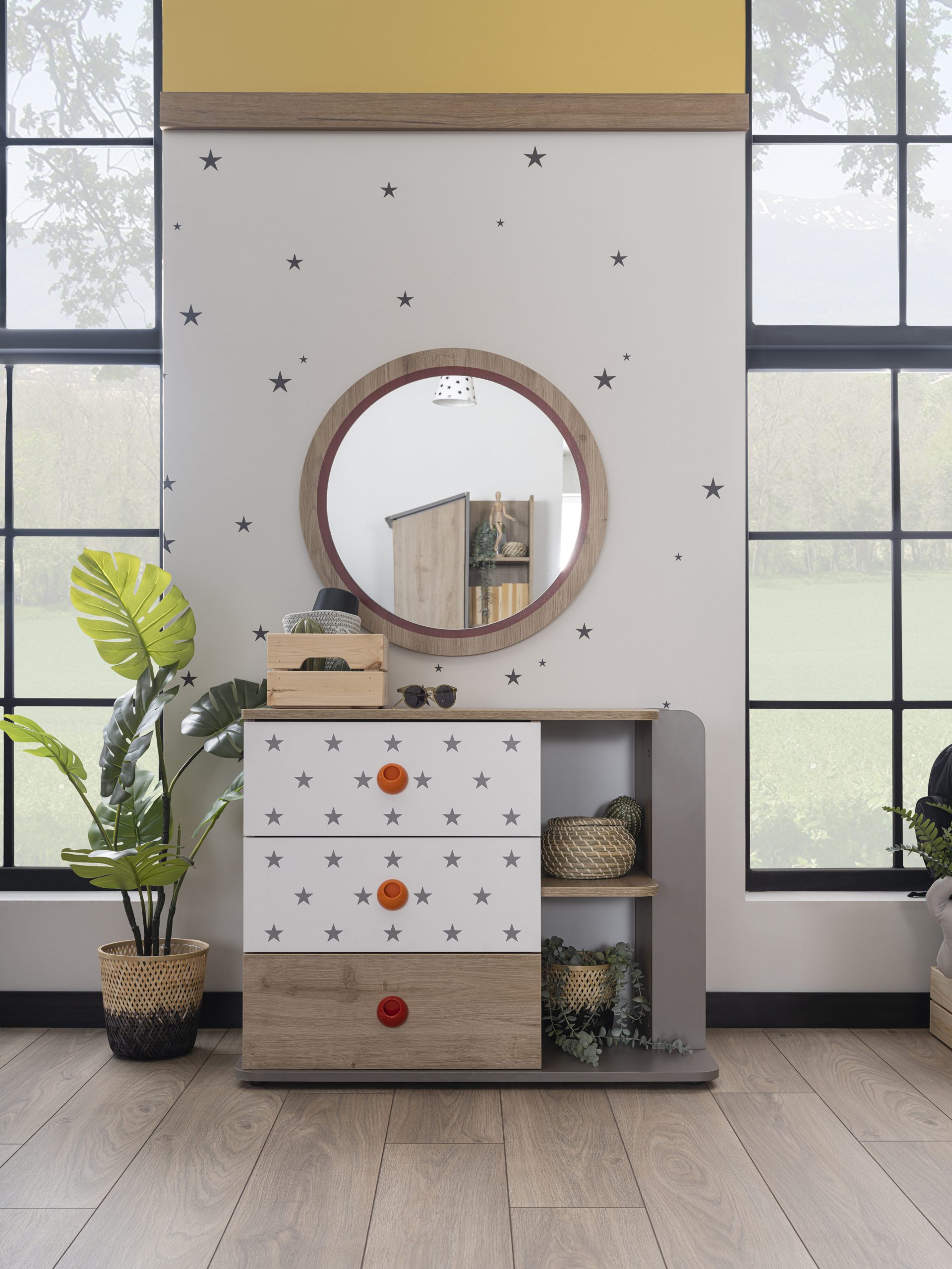 montessori14133 Montessori hut dresser and mirror