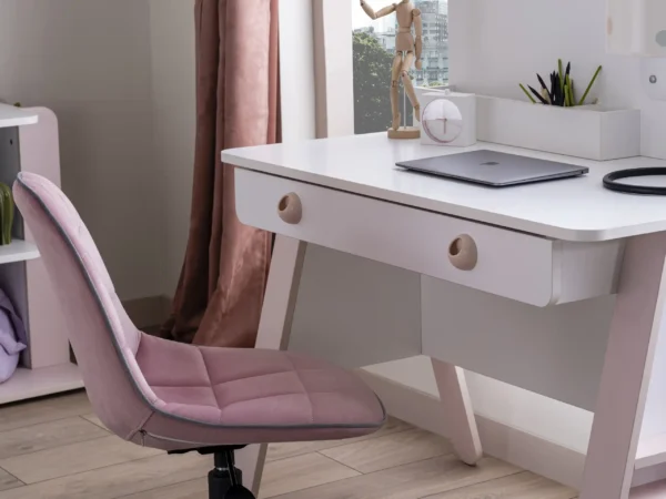 montessori-s-pink-chair Montessori Pink s chair