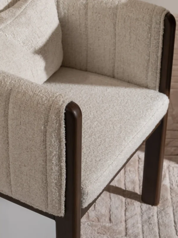 gbb-00001725 Montana Off-White Dining Chair Brown Frame Closeup