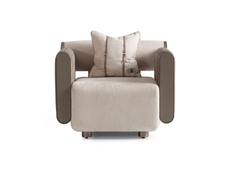 Ricamo armchair