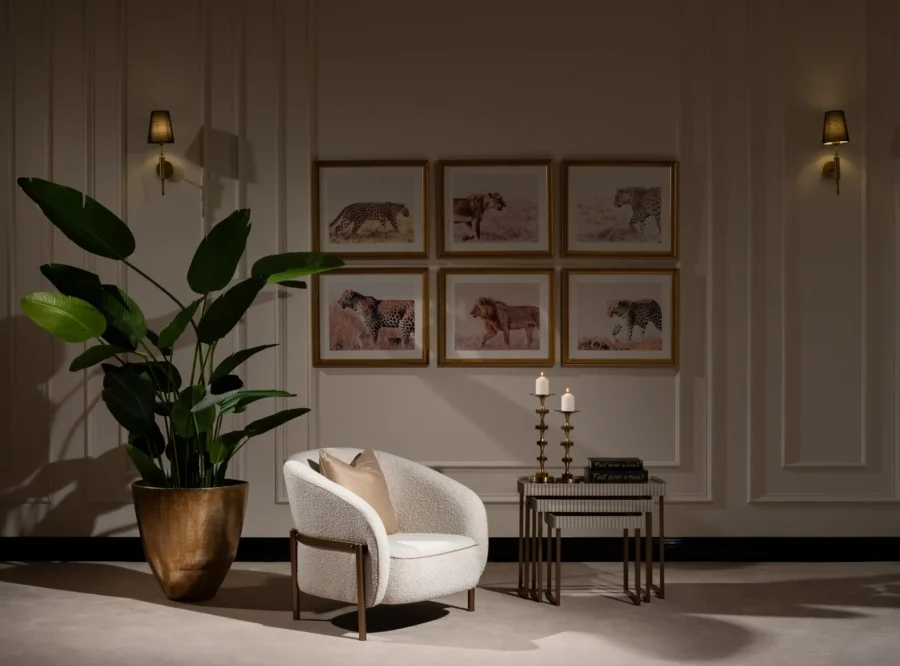 modern-interior-with-animal-artwork Lyon living room