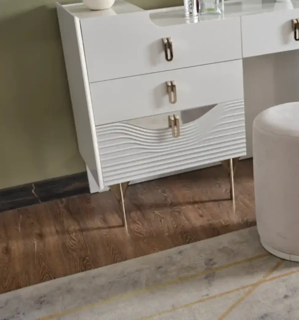 esperanza-bed Esperanza bedroom set