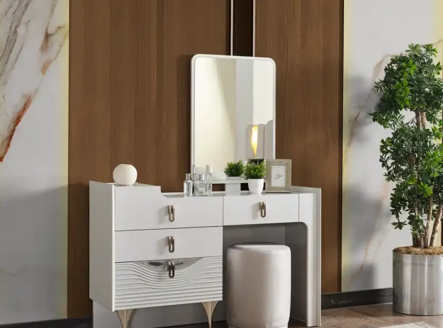 set-esperanza-bed Esperanza bedroom set
